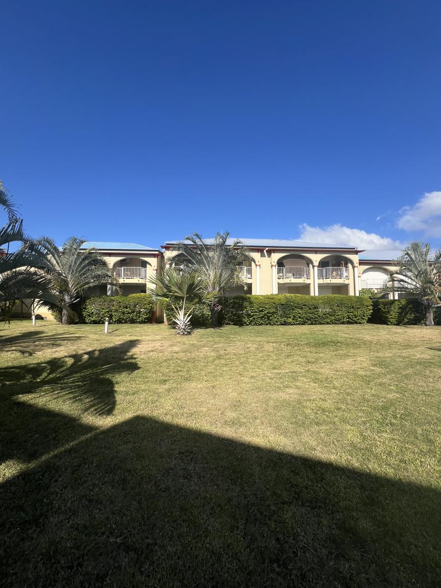 SAINT-PIERRE - LIGNE DES BAMBOUS - Appartement T3 au R+1 d'une résidence avec piscine – Image 7