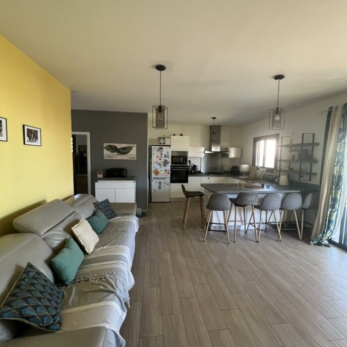 SAINT-PIERRE – MONT-VERT LES BAS - Maison F4 récente avec piscine et varangue couverte