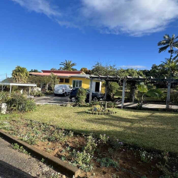 BAISSE DE PRIX - LE TAMPON - TROIS MARES - Maison F4 + F2 attenant sur 2000 m² constructible