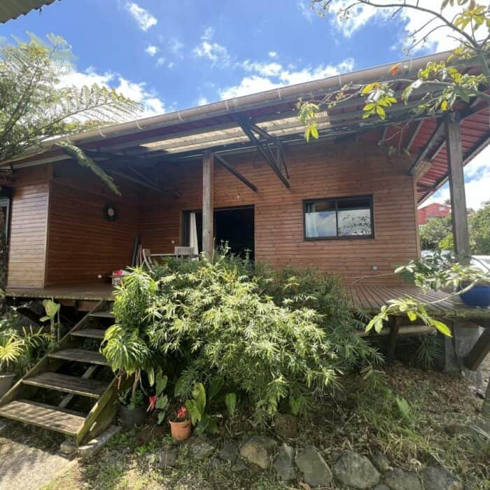 LE TAMPON - 17EME KM - Maison contemporaine atypique - vue littoral