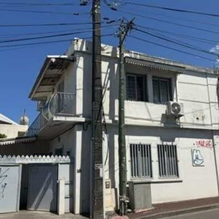 SAINT-PIERRE - PLEIN CENTRE-VILLE - Maison F4 à rénover - bien loué