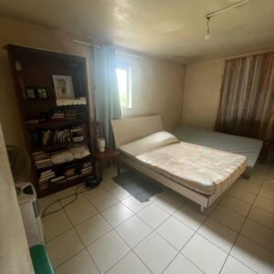 LA RIVIERE SAINT-LOUIS - Terrain agricole de 2400 m² + construction existante