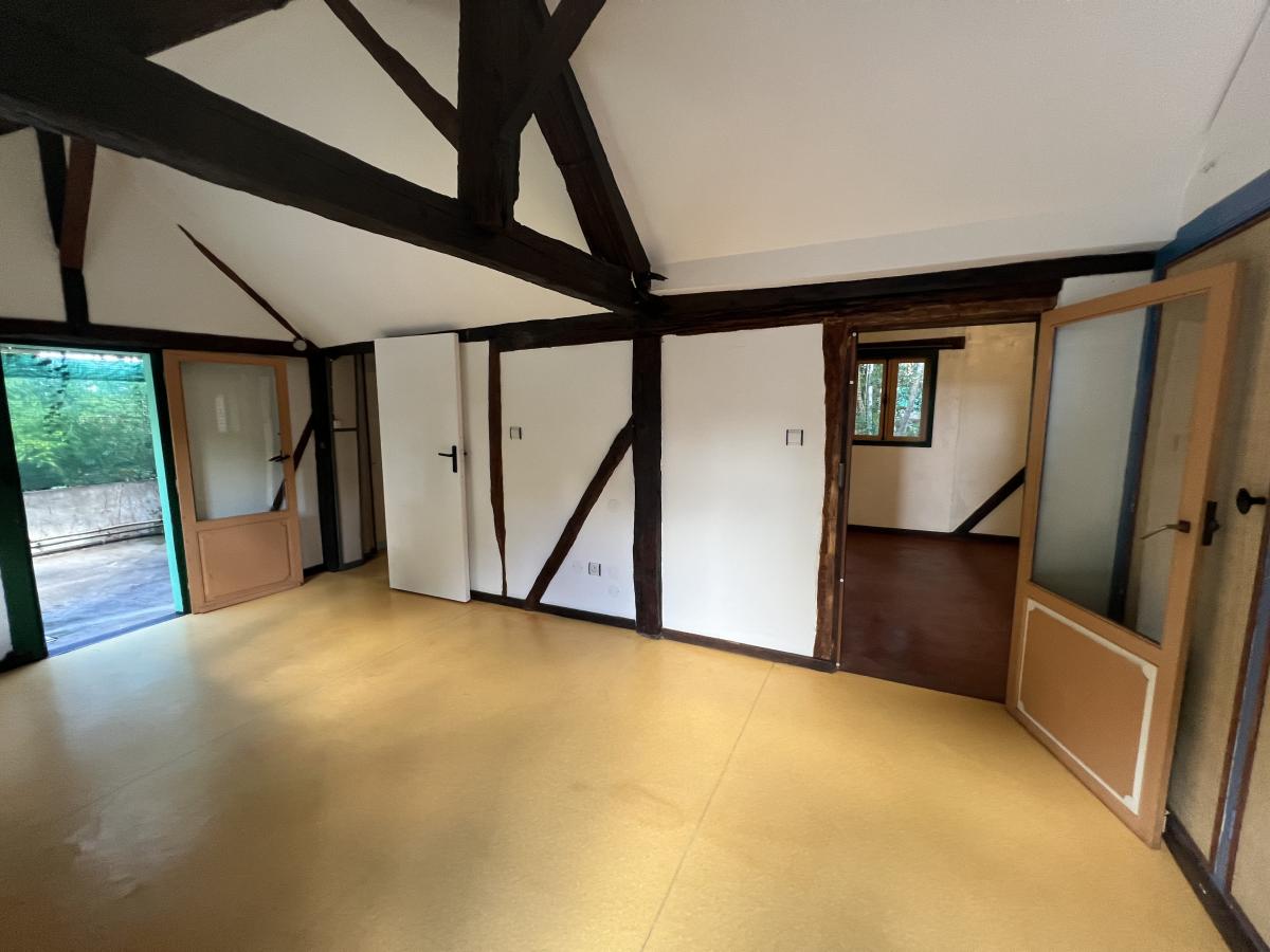 SAINT-PIERRE - RAVINE DES CABRIS - Ensemble immobilier atypique sur 885 m² – Image 5