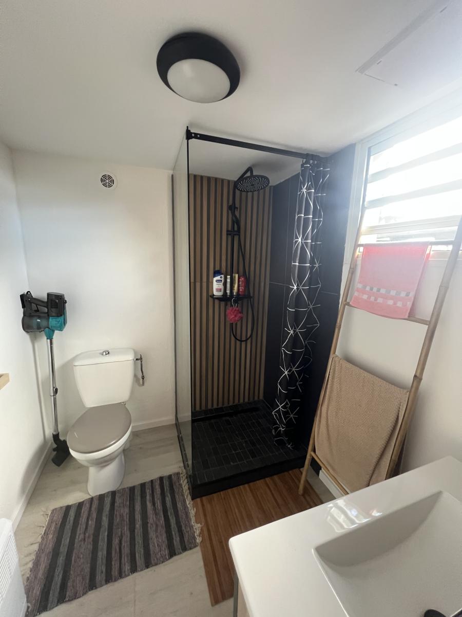 SAINT-PIERRE - RAVINE DES CABRIS - Ensemble immobilier atypique sur 885 m² – Image 11