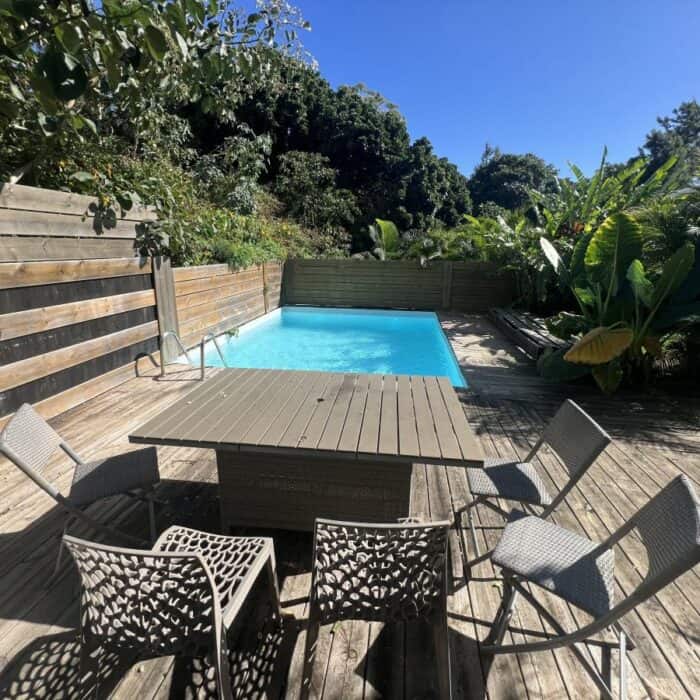 SAINT-GILLES-LES-HAUTS - Villa F3 avec piscine + logement F2 indépendant