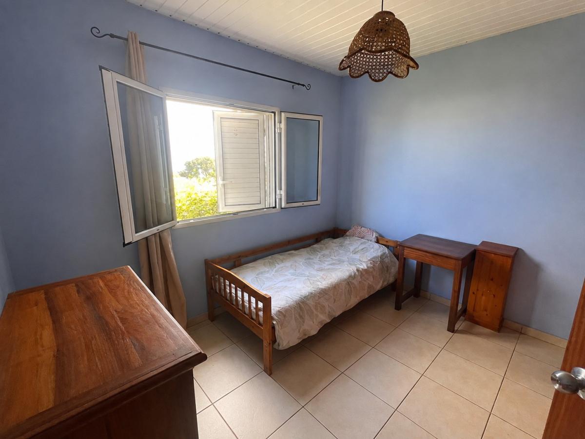 LE TAMPON 12EME KM - Maison F6 avec terrasses et garage – Image 4