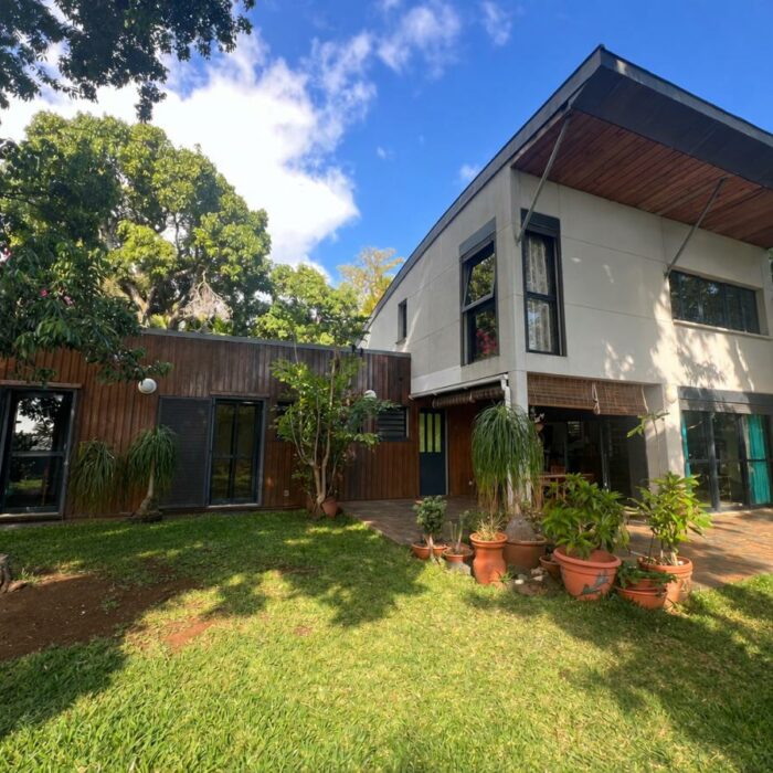 SAINT-PIERRE - MONT-VERT LES BAS - VILLA D'ARCHITECTE T4 DANS UN ECRIN DE VERDURE