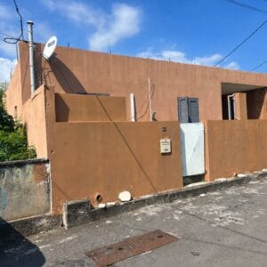 SAINT-PIERRE – TERRE SAINTE – Maison F4 à rénover avec bâtiment annexe